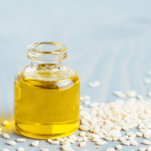 Moisturizing skin after dry brushing with natural oil